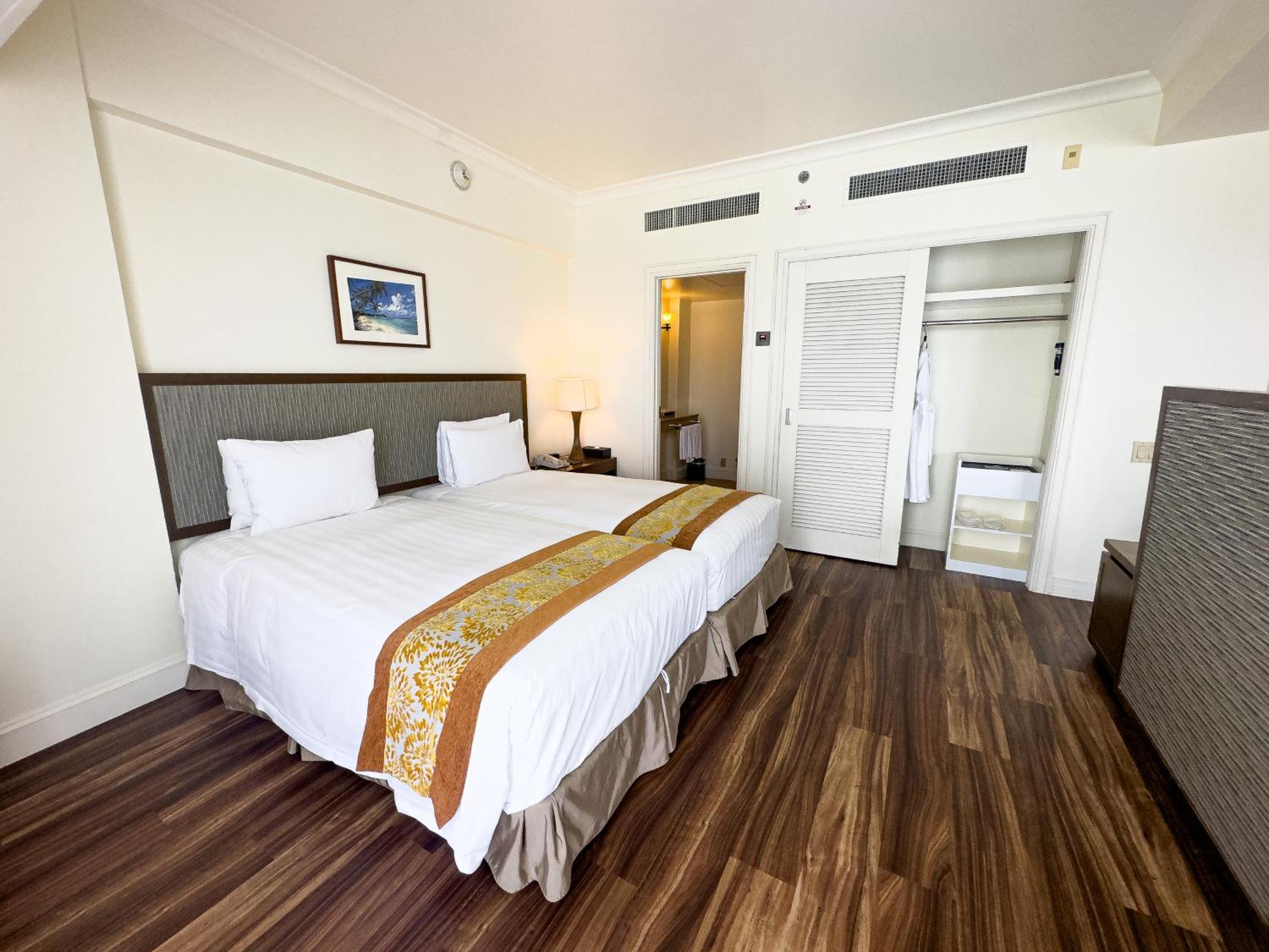 Lotte Hotel Guam Тумон Экстерьер фото